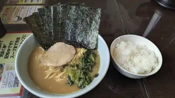 横濱豚骨醤油 ラーメン佐原