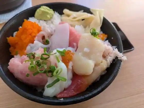 丼助 渡波新成店