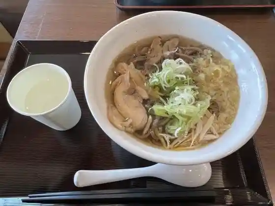 冷たい肉そば ぼんてん