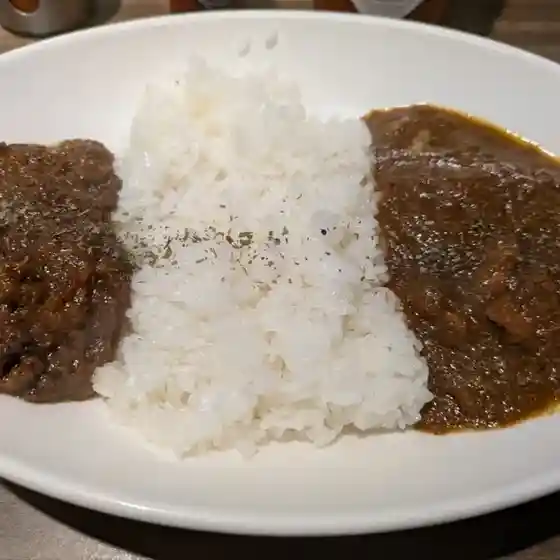 鈴木健設 カレー部