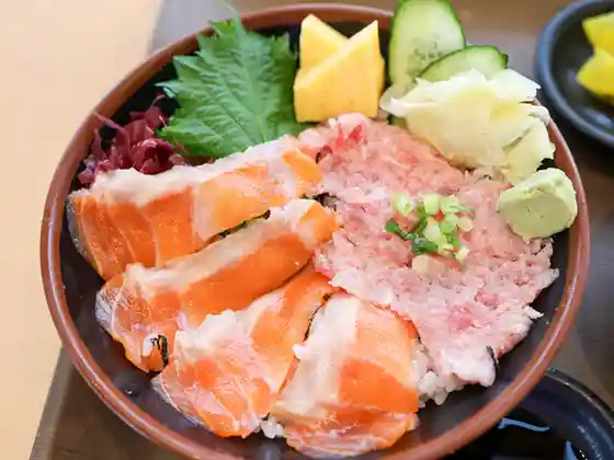 玉浦・海鮮丼 魚がしら