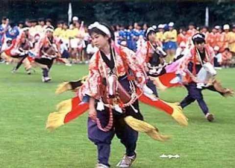 Numakunai Koma Dance