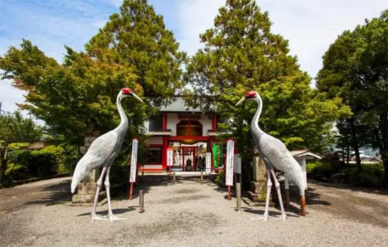 Hakozaki Hachiman Shrine (Japan's Largest Bell)
