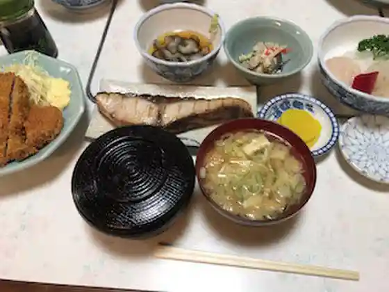 弁天寿司・紅蘭食堂