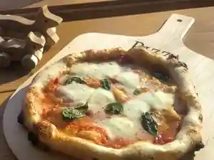 ペンション and オーベルジュ：旅とPizzaとお宿 咲色