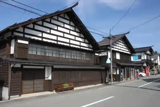 Kirizuma Yane to Shirakabe no Machinami