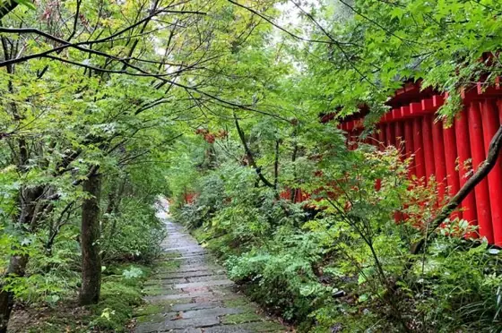 Shintoku Inari Shrine