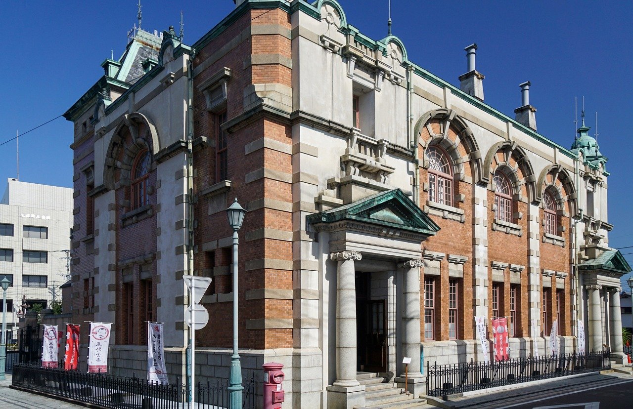 Former Karatsu Bank (Tatsuno Kingo Memorial)