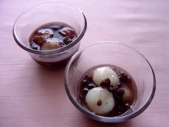 Yawarakai O Dango Niankowo Karame Te Meshi Aga Ru Wa no Dezato