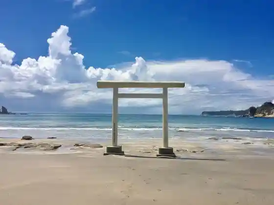 Uhara Coast (Shiroi Torii)