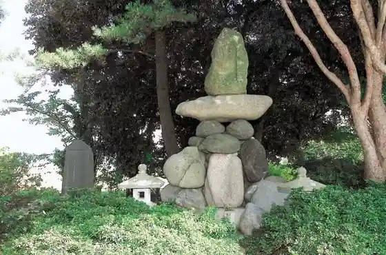 Kusa Shinjin Shiro Hi
