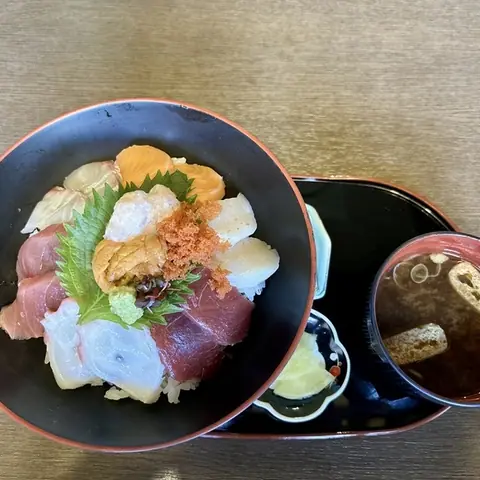 Mimasu-ya Shiki no Ajisan Rina