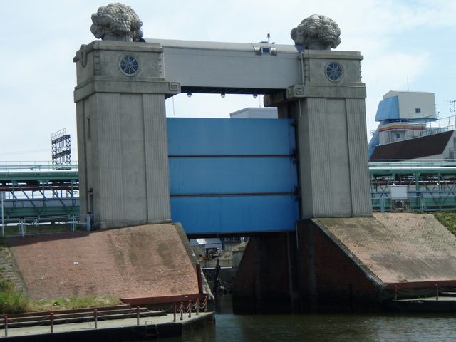 Kawasaki River Port Water Gate