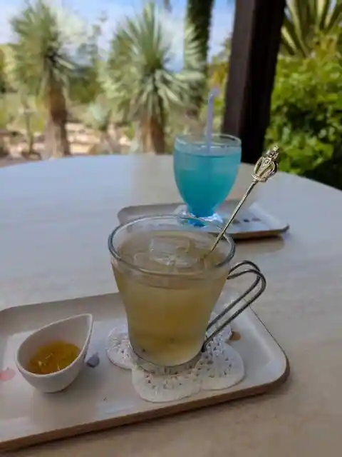 カフェ・リヴィエラの小屋