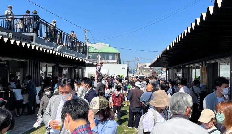 Kohoku Station North Container Shops "Eki-Kita"
