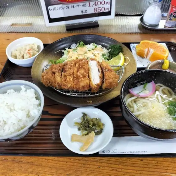 かね山うどん 津奈木店