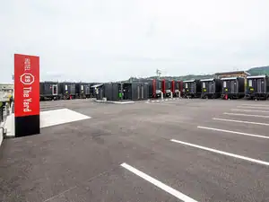 Hotel R9 The Yard Uki