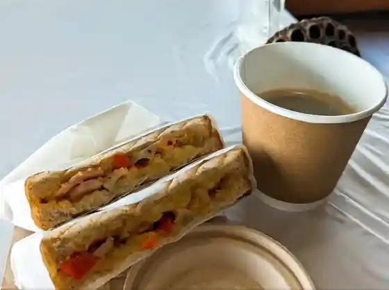 HOT SANDWICH & COFFEE ひしの実