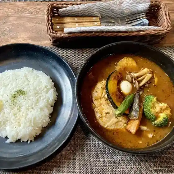 ワイズ カフェ & バー
