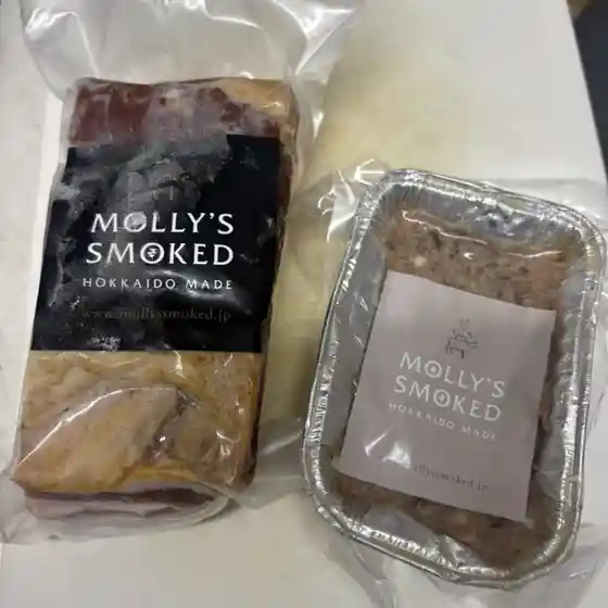 MOLLY'S SMOKED