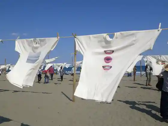 Seaside Gallery (T-shirt Art), Kuroshio
