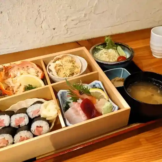 唐草屋