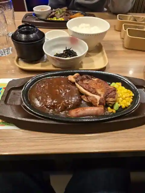 ガスト 三重朝日町店