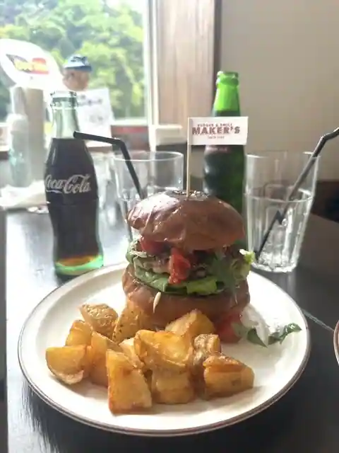 Burger & Smile Maker's