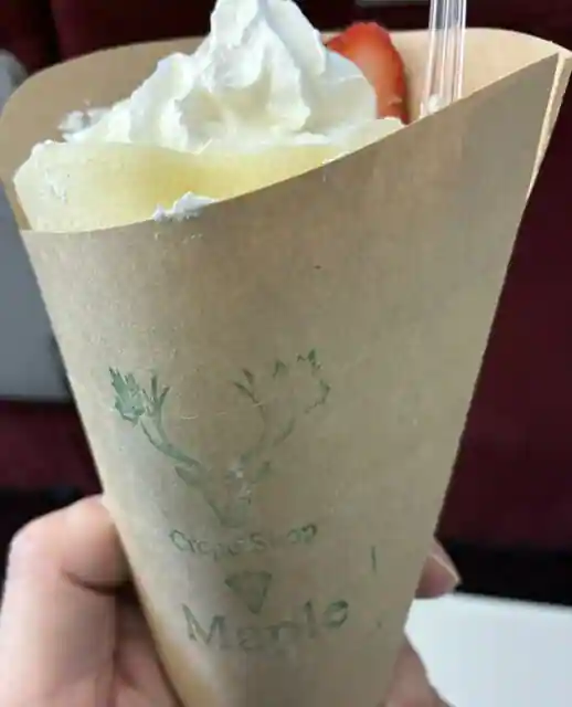 Crepe Shop Maple