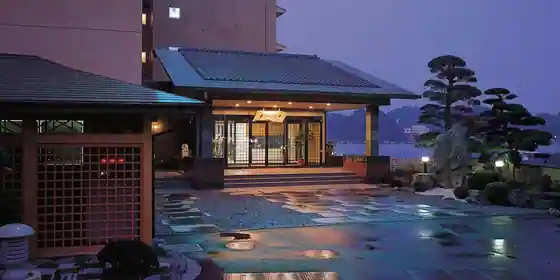 Isejingu No Hizamoto Toba Kocho Ran