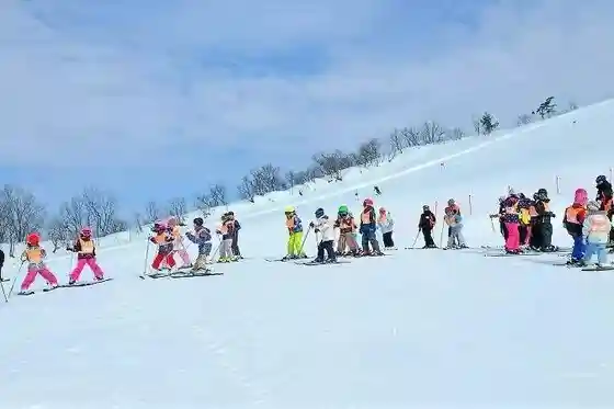 Yamato City Ski Area Junia Sukii Kyoshitsu