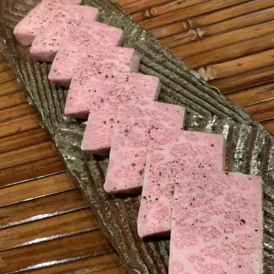 朱瑠璃