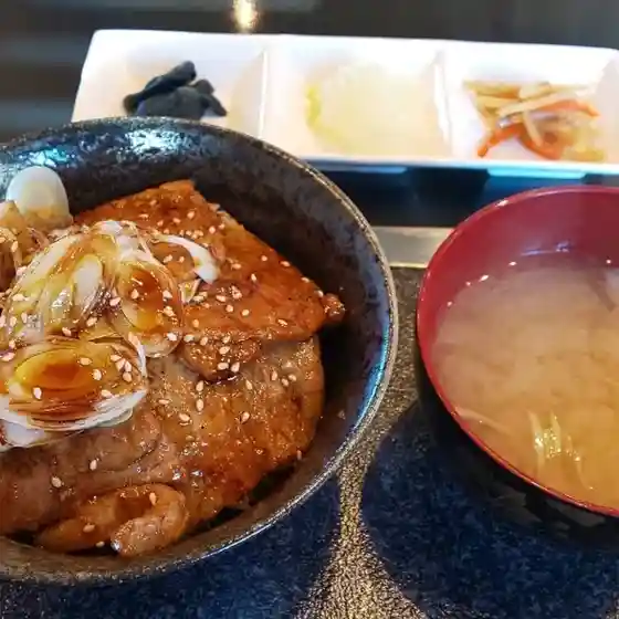 鉄板焼 輝