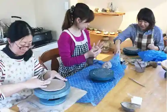 Senami Onsen no Omoide Ni !1 Ten Mono no O Suki Na Utsuwa Tsukuri Experience (1 Ko)
