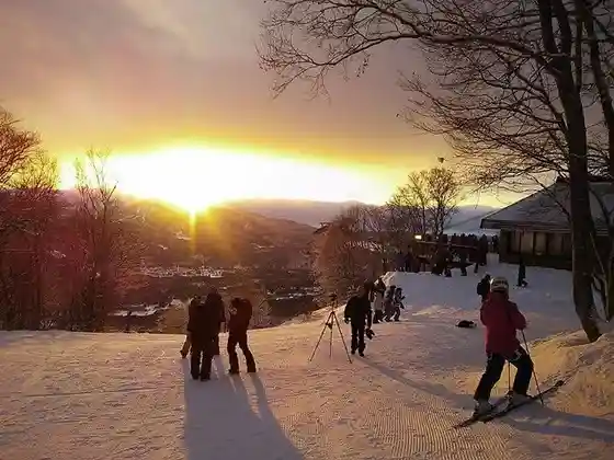 Gantan Shonichi no Shutsu Socho Sukai Ga Buru / Akakura Kanko Resort Ski Area