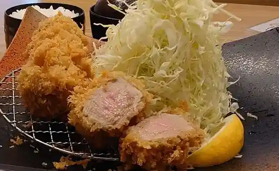 3 Bikinokobuta