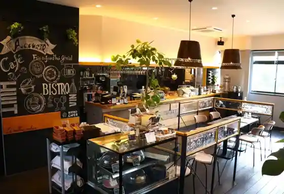 BISTRO CAFE 8