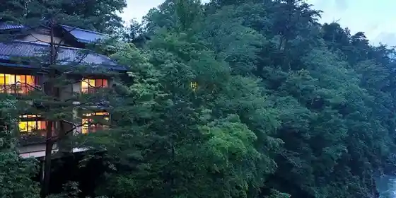 Tenryu Kyo Onsen Keikoku Ni Tatazumu Kakure Yado Kyo Izumi