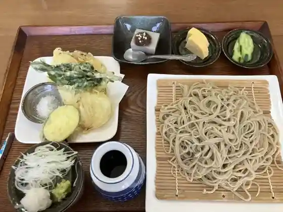 Momomo