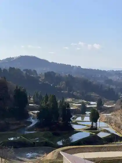 Nikonikohiroba (Yamakoshi no Tanada Tana Ike)