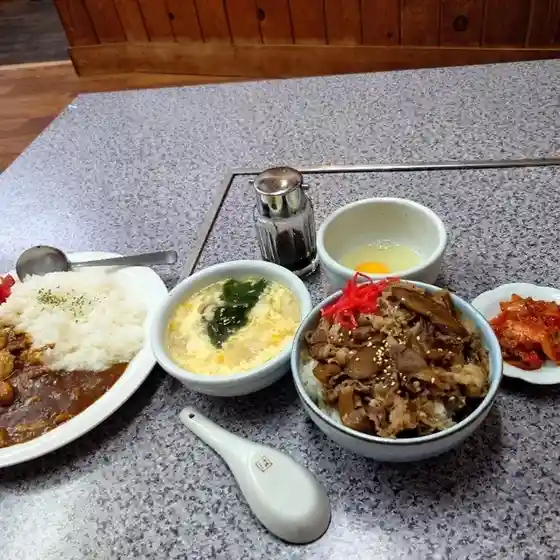 焼肉 開拓村