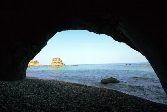 Inujo Coast and Umatate Cave