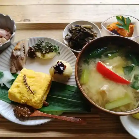朝の灯