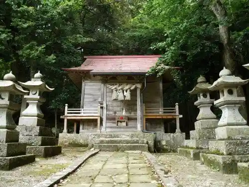 Aka Inoshishi Iwa Shrine