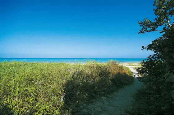 Hyakuna Beach