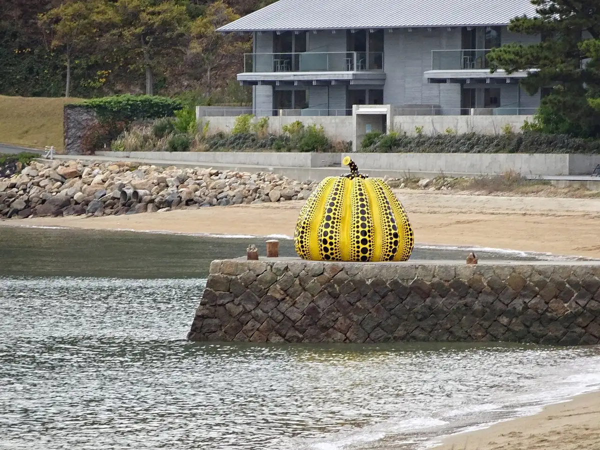 Yayoi Kusama Yellow Pumpkin, Benesse Art Site Naoshima