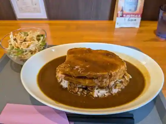 とんかつ喫茶ブタとエスプレッソと 明日香村工場内食堂　ぶたと〇〇と