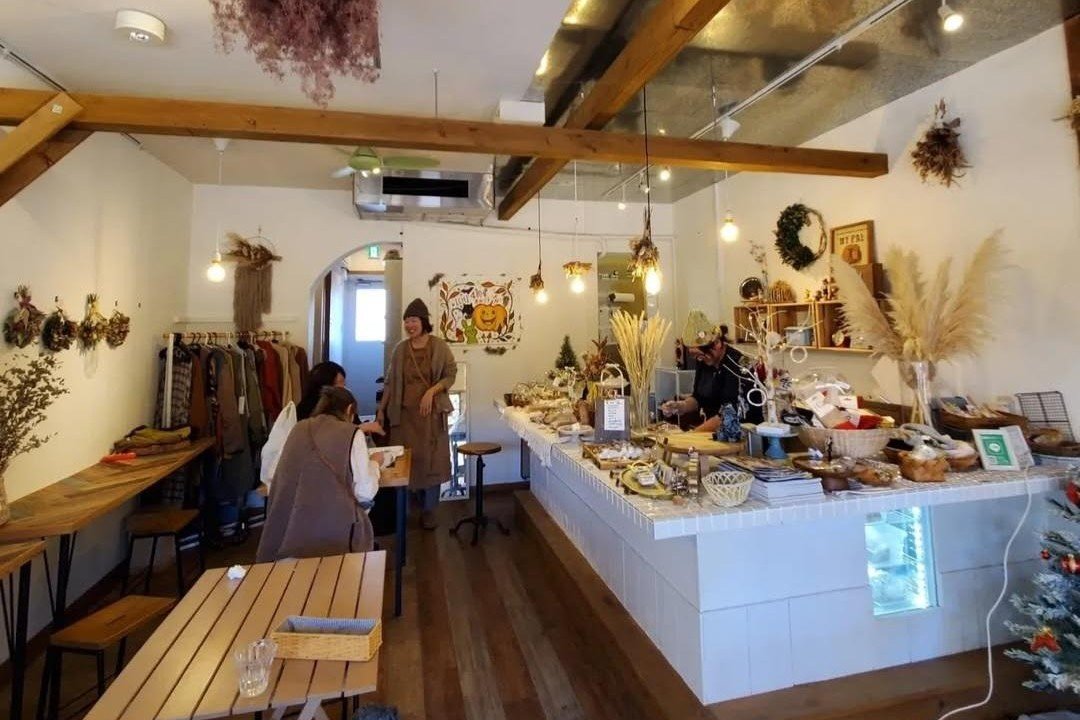 Ninomiya Leather Goods Ten
