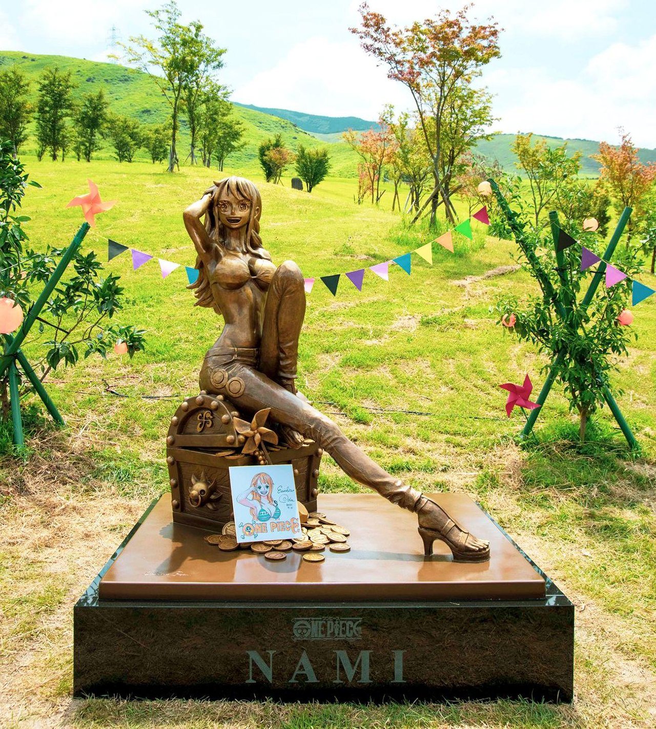 Nami Statue