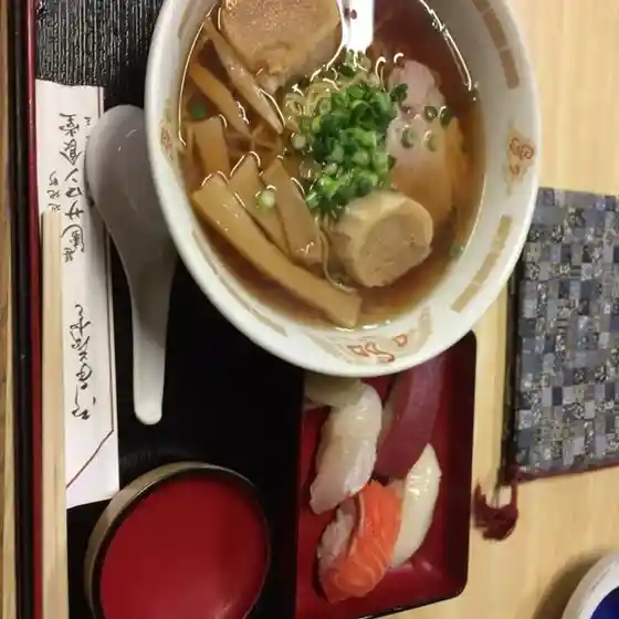 サロン食堂